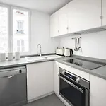 Elegant Appartement Au Coeur De Montmartre
